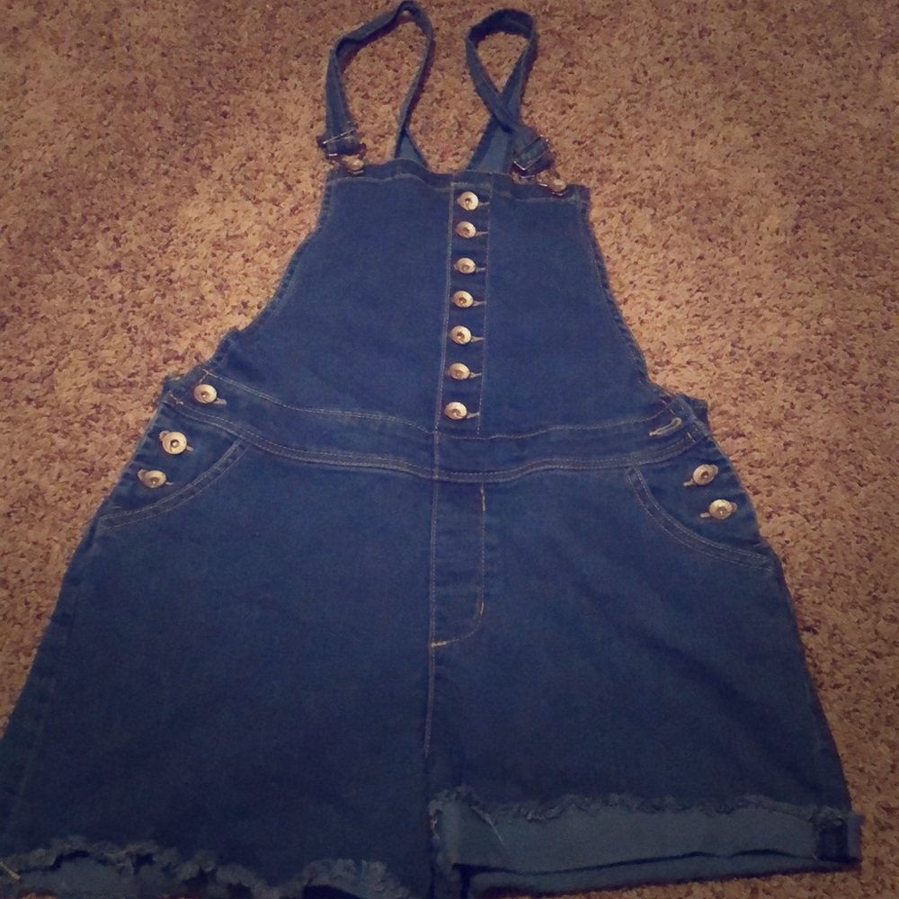 Overall shorts